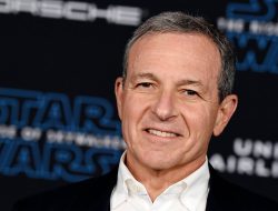 Bob Iger, Acknowledging ‘Challenging Times,’ Meets With Disney Employees