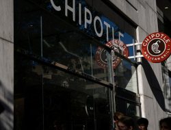 Chipotle Sued After Manager Allegedly Pulled Off Worker’s Hijab in Kansas